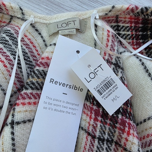 LOFT Women's Plaid Wrap M/L Red‎ Black White Poncho Sweater Cardigan Fringe NWT - Picture 6 of 7